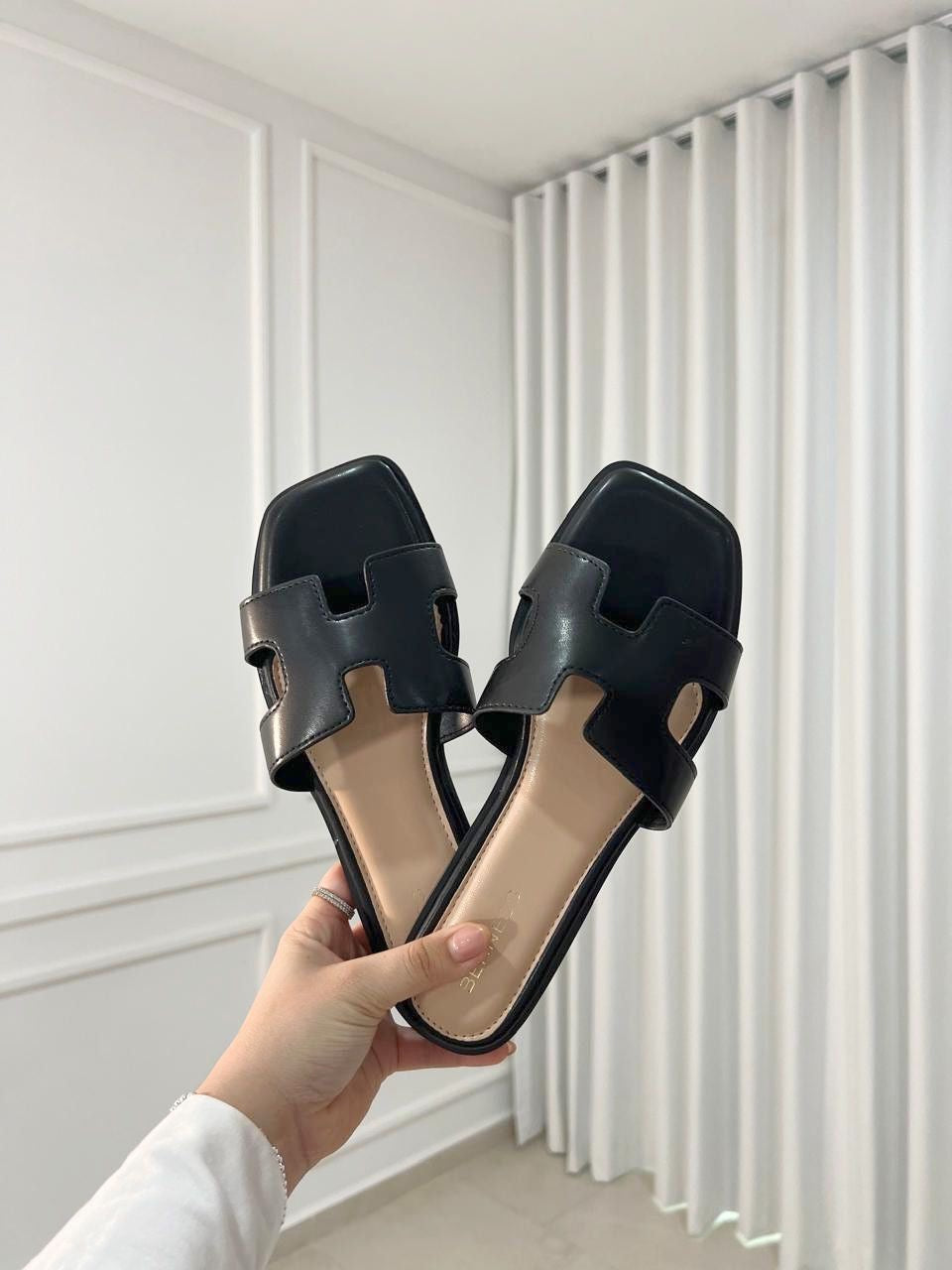 Sandalias Kalyn Negras